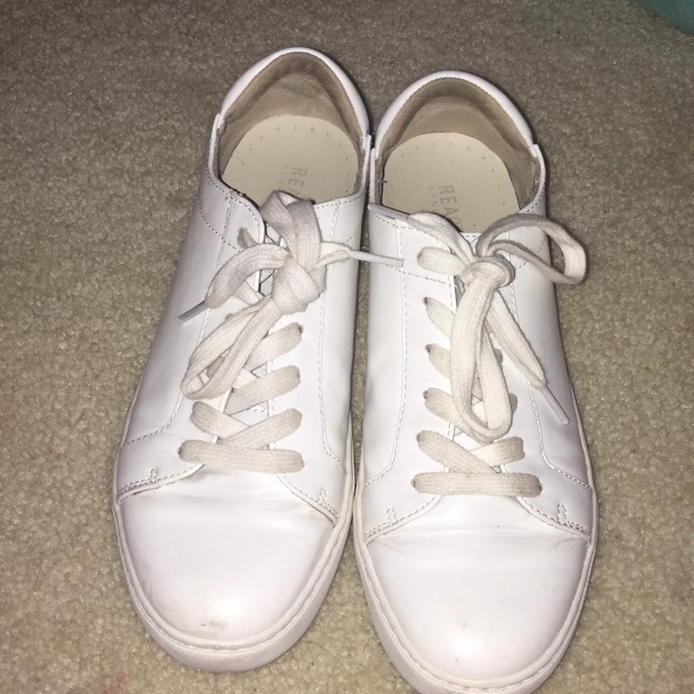 White tennis shoes